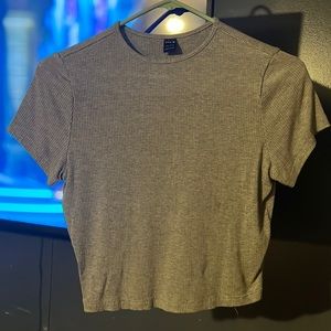 Grey short sleeve crop top ! Worn once